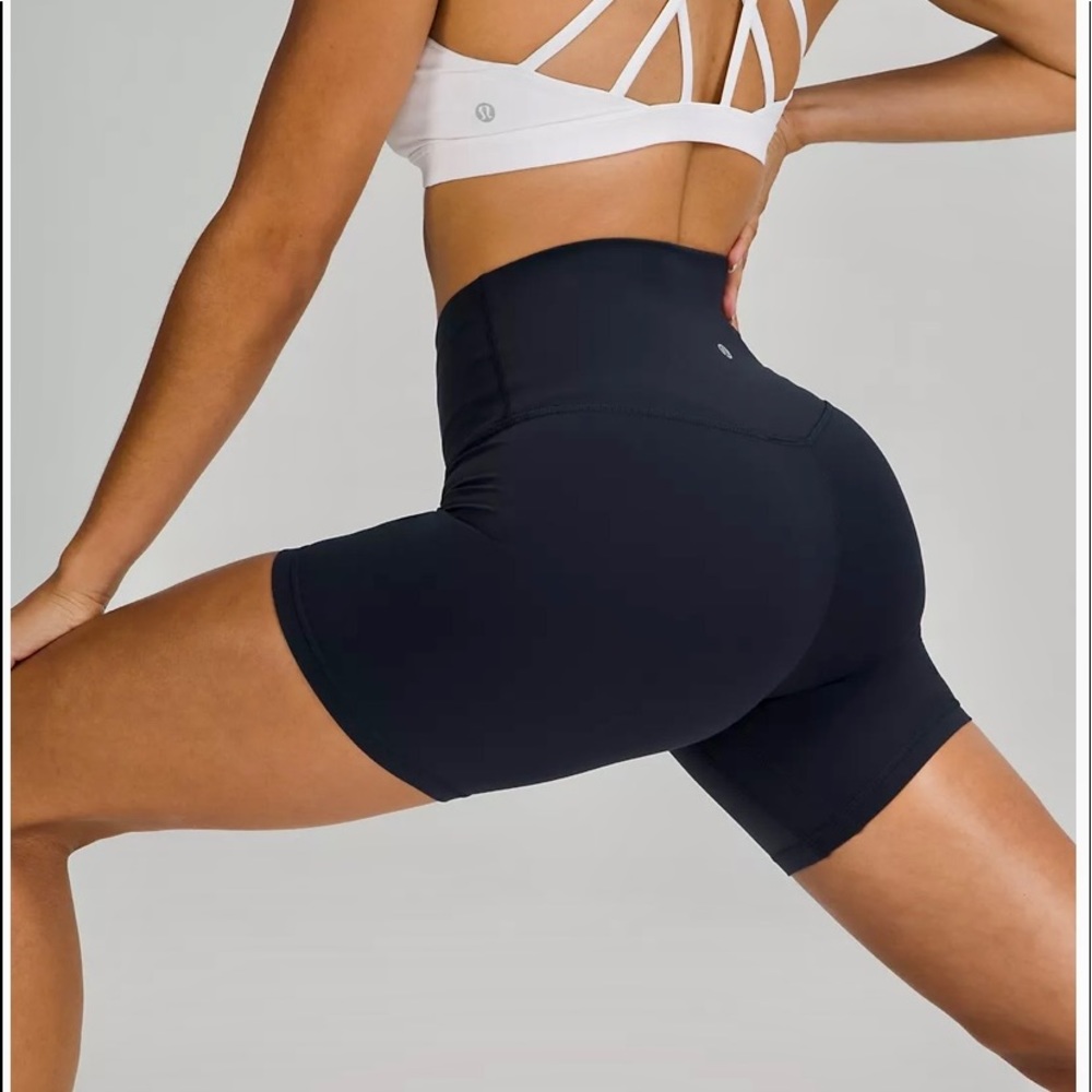 Lululemon Align 6 inch shorts in true navy!